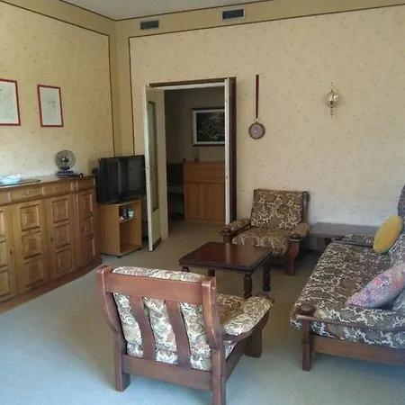 Villa Barbaric House 1 *